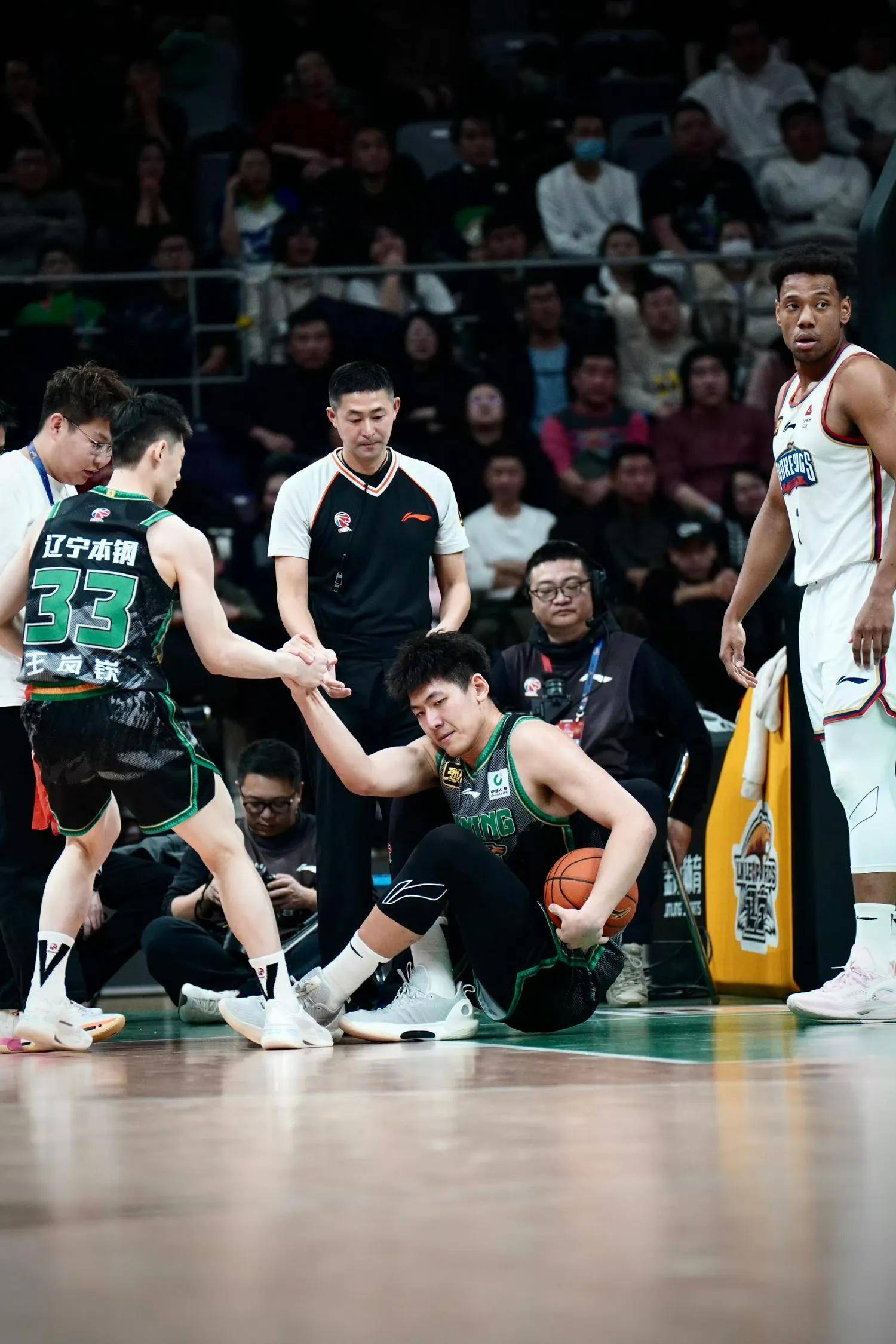 辽宁队在与山西队的比赛中保持了领先地位