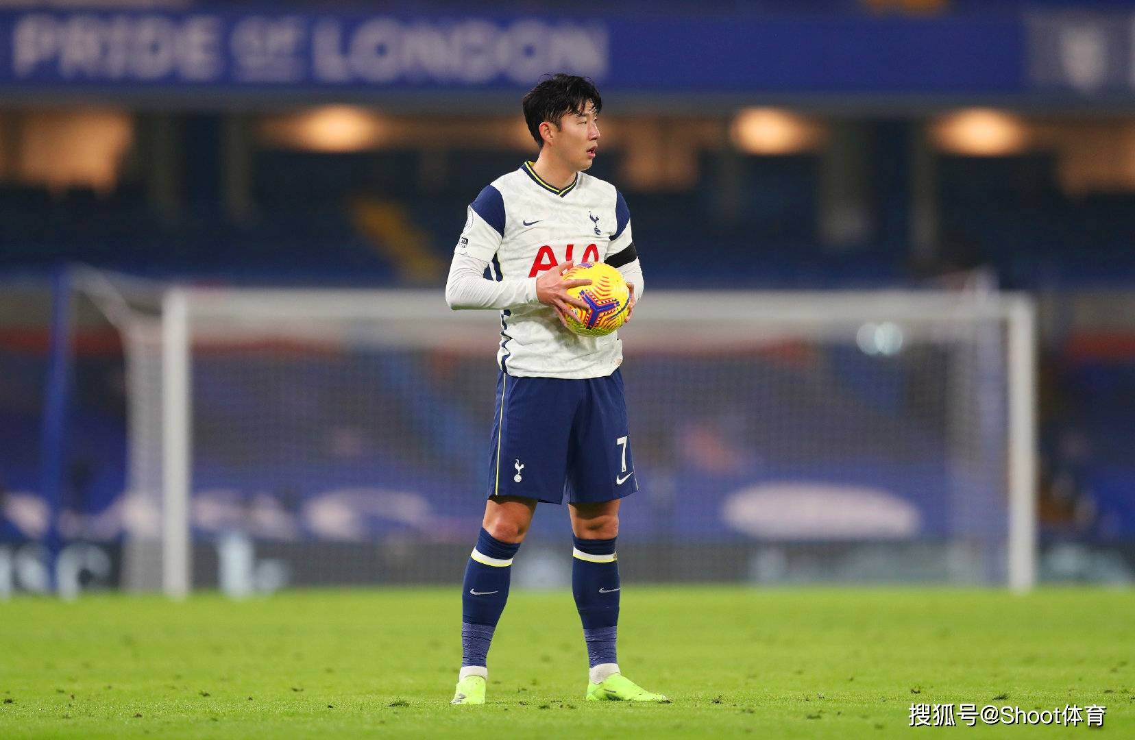 包含谢菲联遭遇连败，保级形势严峻的词条