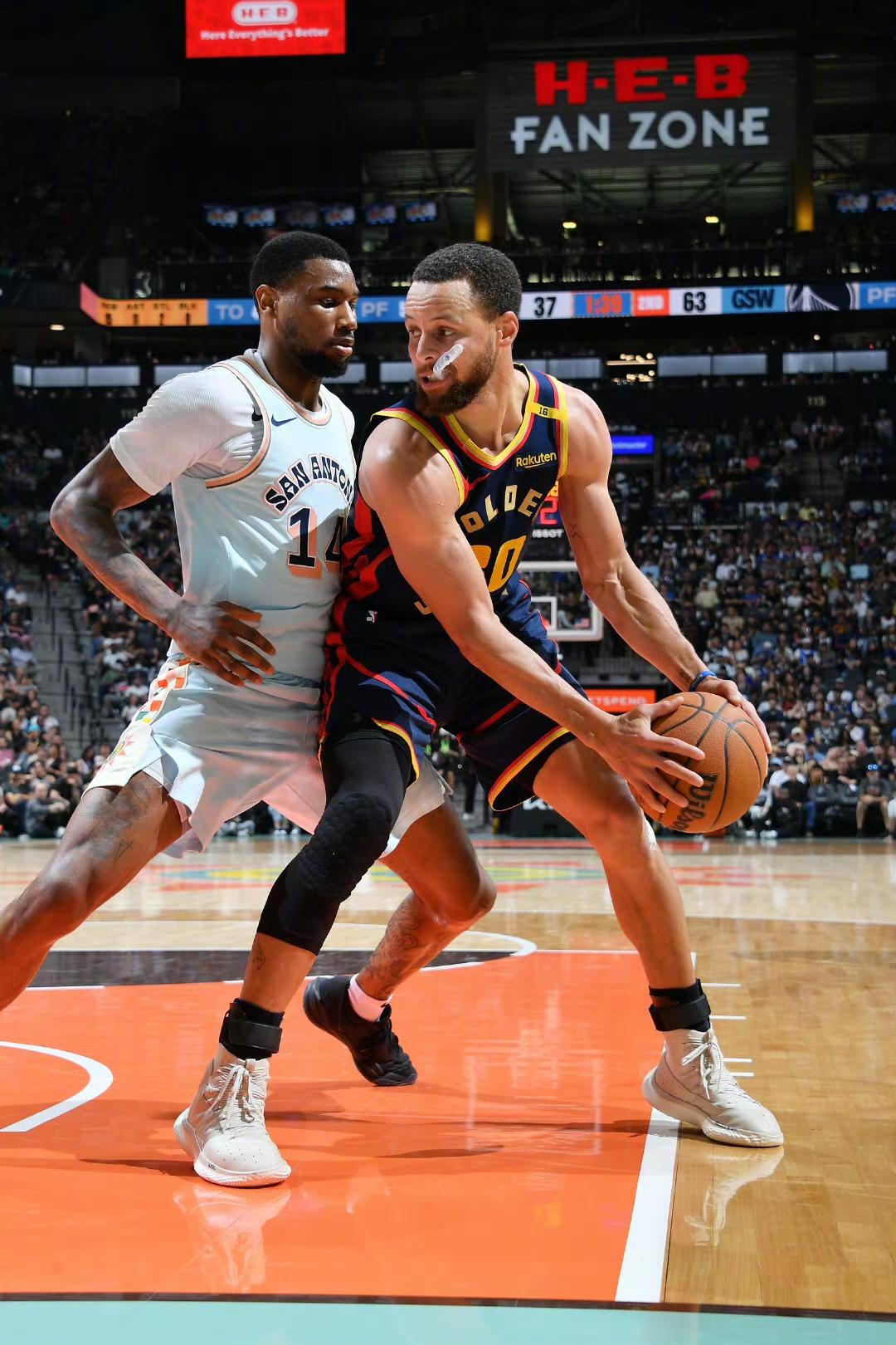 开云官网-勇士大胜马刺，晋级西部决赛