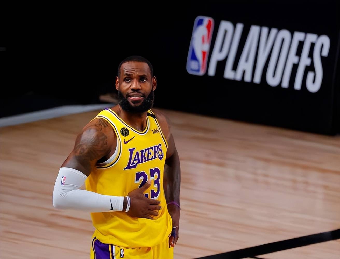 包含詹姆斯季后赛表现超神,凭借一己之力引领球队晋级的词条 包含詹姆斯季后赛表现超神,凭借一己之力引领球队晋级的词条