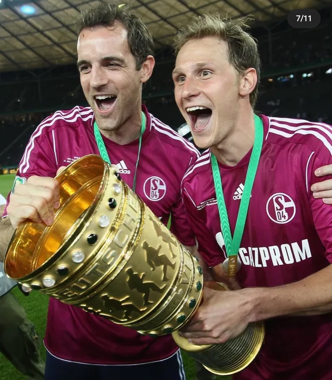 沙尔克04客场击败弗赖堡，取得宝贵胜利