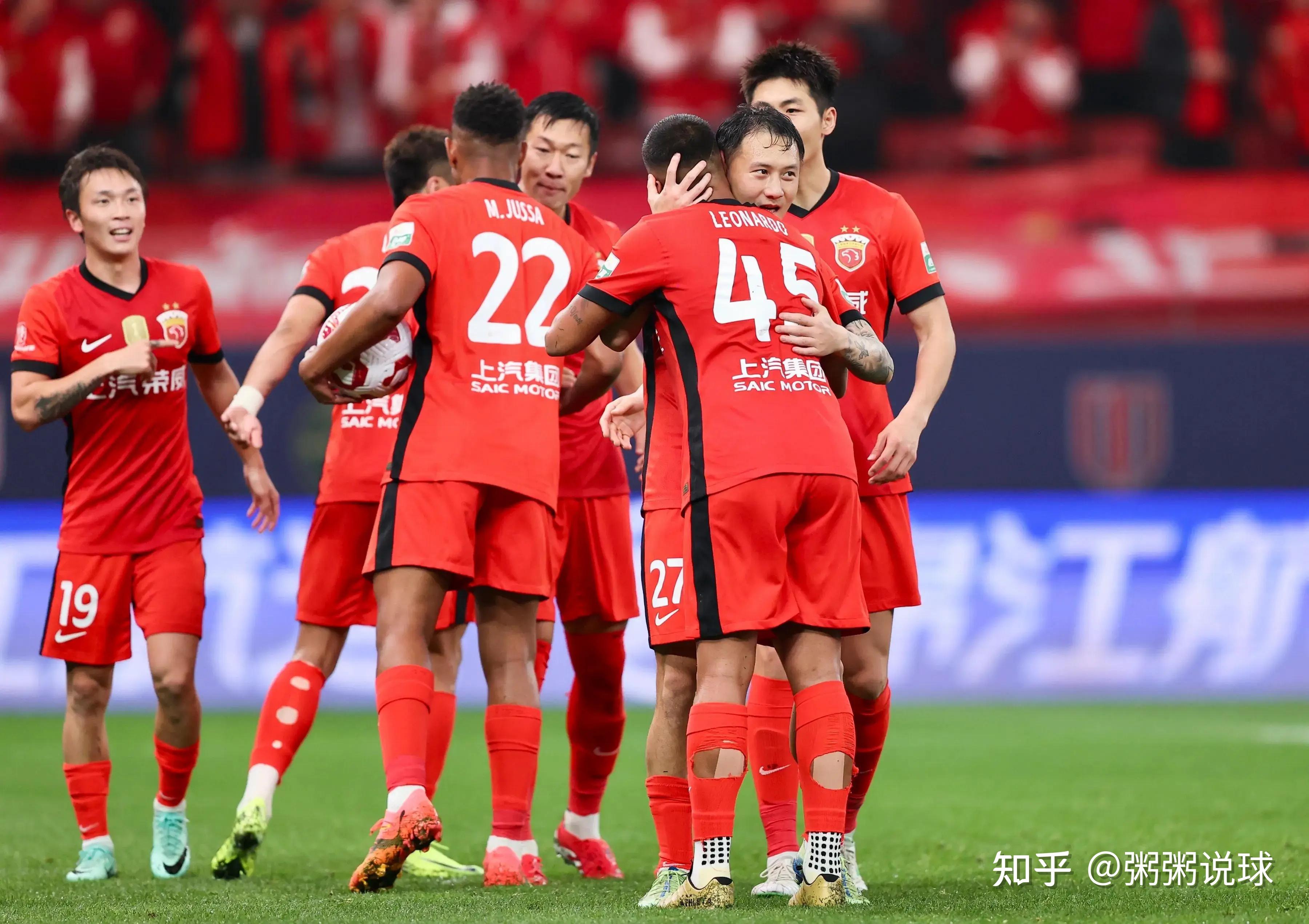 开云体育-意外赢得足球比赛，球队备战下一轮比赛更加自信