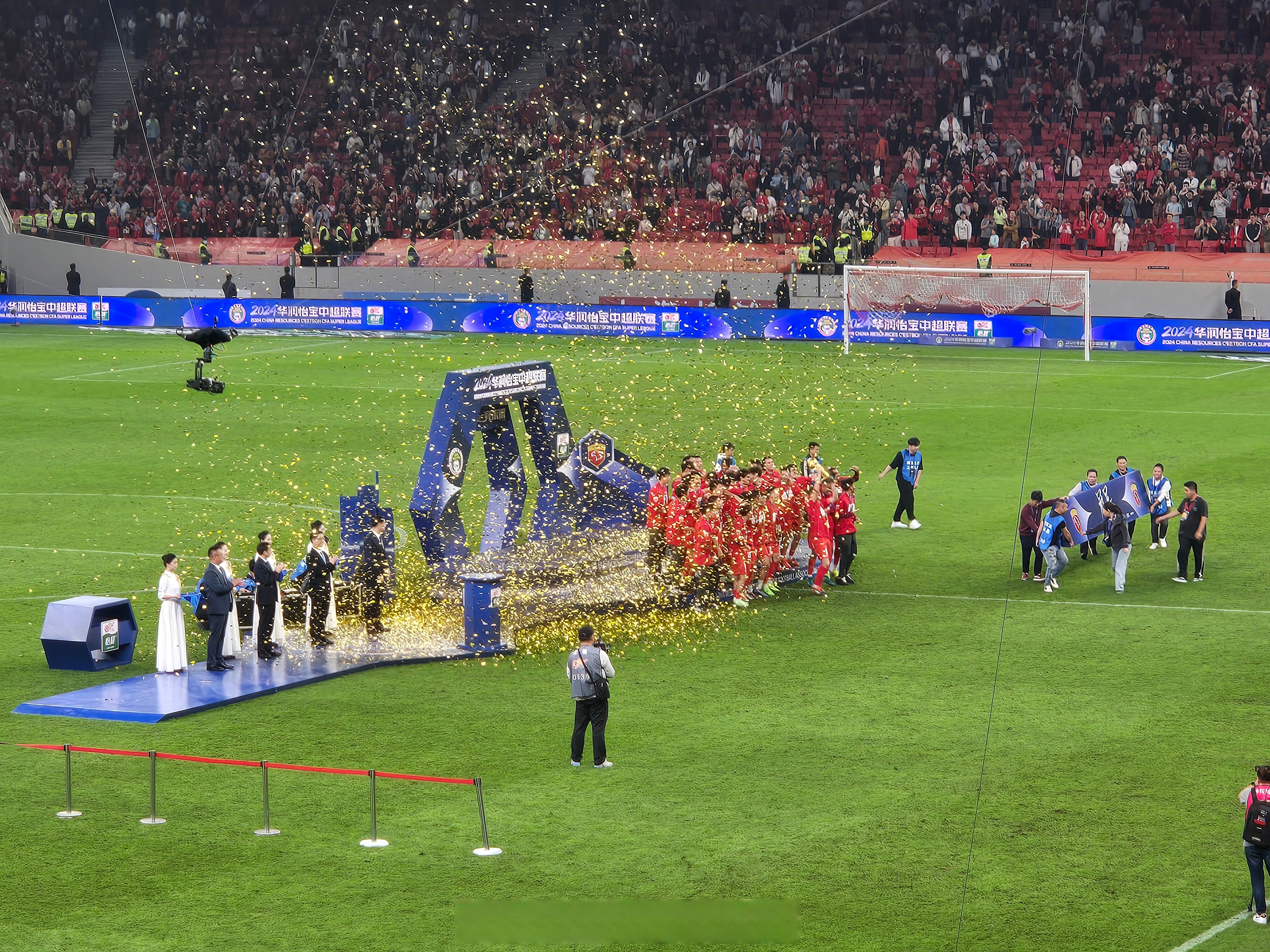 开云APP-上港队获得胜利，挺进亚洲足球锦标赛半决赛