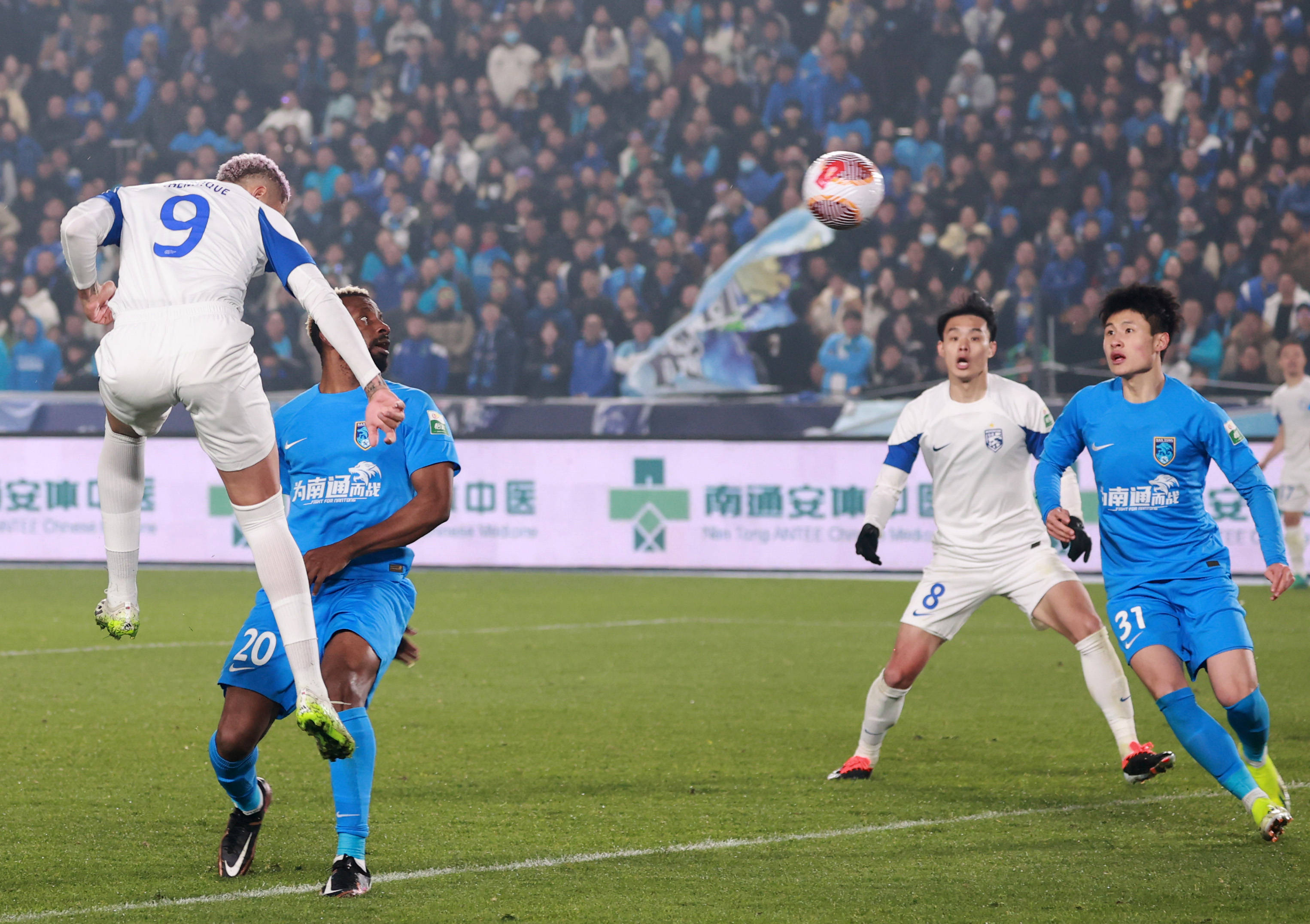 上港队获得胜利，挺进亚洲足球锦标赛半决赛